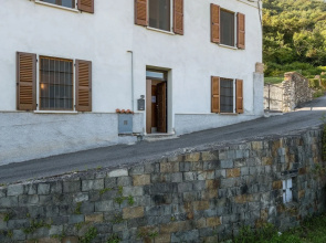 Apartment With Garden and View Onto the Lake