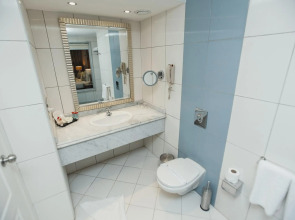 Xperience Kiroseiz Parkland Resort