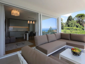 New Apartments with Pool near Beach