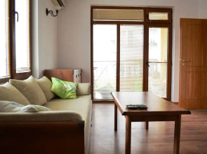 FM Premium 1-BDR Apartment-ART