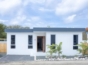 Modern Garden Villa Near Jan Thiel Mambo