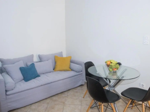 A beautifull 2nd floor apartment close to the Port