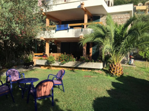 Nicoleta House