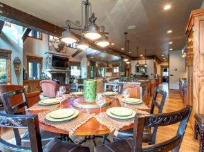 Rossi Hill 4 Bedrooms PRH-685 by KBM