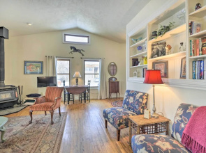 Charming Cody Home, Walk to Downtown!