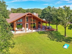 Rhodes Retreat w/ Dock on Cedar Creek Lake!