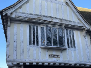 Captivating Tudor 2 Bedroom Apartment in Ipswich