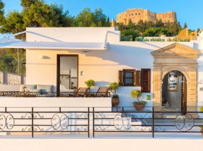 Lindos Shore Superior Studio