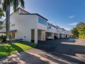 Noosa Parade Holiday Inn
