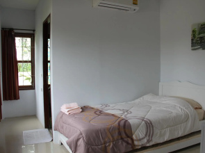 BaanNakaow Guesthouse