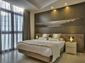 Jules Suites