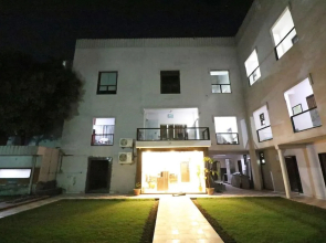 Oyo 19979 Hotel Rajshri