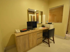 ZEN Rooms Kemang Ampera