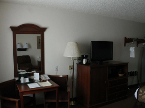 Lone Tree Inn