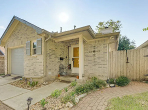 2 Mi to Dtwn! Modern Round Rock Oasis w/ Patio