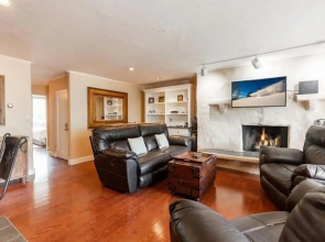 Scorpio Condos with Magnificent Vail Mountain Views by RedAwning