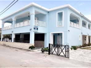 Anna's Studios & Apartments