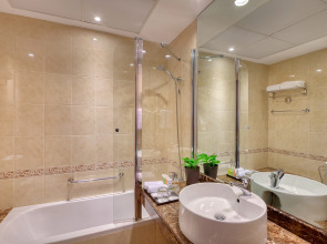 Majestic City Retreat Hotel