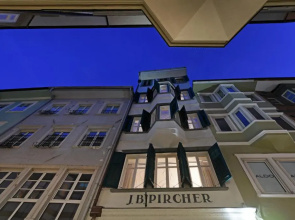 Arcade Apartments