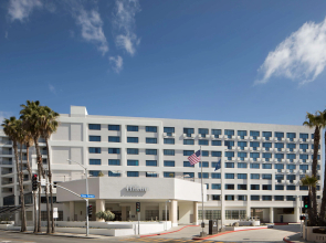 Hilton Santa Monica Hotel & Suites