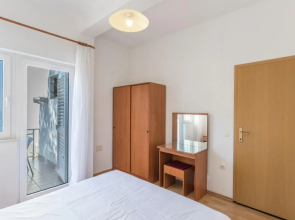 Vedra- Free Parking and Close to the Beach - E5