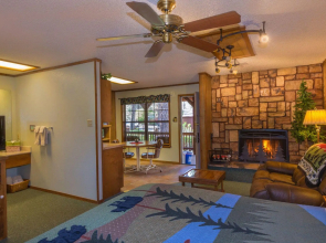 Shadow Mountain Lodge and Cabins