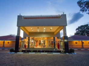 CityBlue Courtyard Hotel & Suites