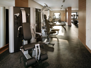 Отель Holiday Inn & Suites Dubai Festival City an IHG