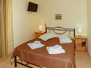 Maria - Pavlos Studios and Apartments