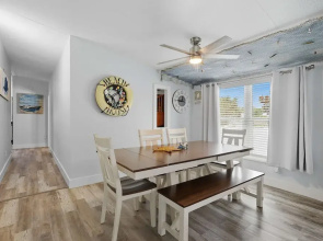 4BR Coastal Pool Cottage Golf Cart Kayaks