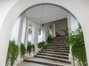 MPT Rock End Manor
