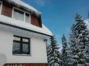 Guest House  Apartment Nabucco with Mountain View