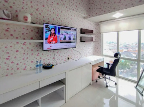 Comfy and Warm Studio at The Square Surabaya Apartment