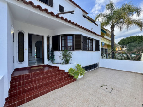 Faro Terrace Villa by Homing