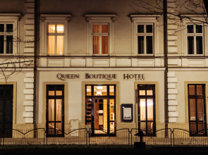 Queen Boutique Hotel