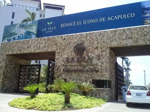 Luxurious First-Floor Apartment in Isla Residences