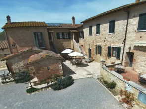 Farmhouse in Asciano With Pool & BBQ