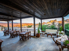 Saddle Cave Hotel