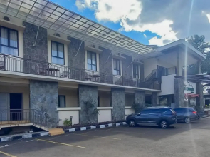 RedDoorz Premium @ Griya Inkoppabri Cisarua Puncak