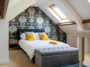 Eastside View Apartment