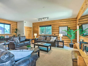 Clifton Retreat w/ Breathtaking Mt Backdrop!
