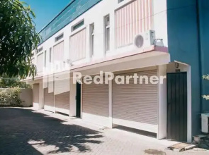 Pits Hotel Mitra RedDoorz Near Atom Mall(Pits Hotel Mitra RedDoorz near Atom Mall)
