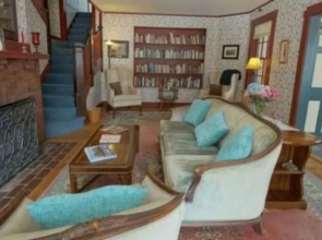 The Tuckernuck Inn