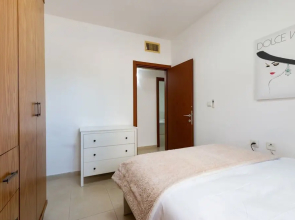 Stylish & Cozy Seaview Vacation APT