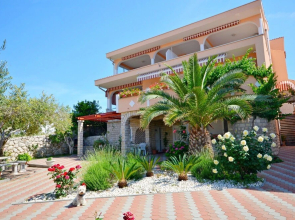 Apartments and Room Višnja