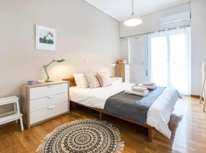 1 KM from The Acropolis 1 Bedroom Apt Netflix And Washing Machine