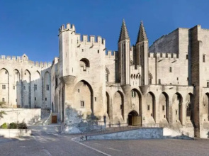 Studio Near The Ramparts Of Avignon