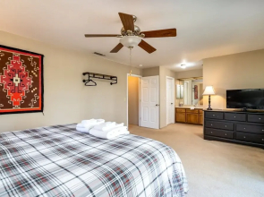 Wolf Den - Check out the Beach, Country Club, Golf Course Enjoy the Wifi, Central Heat and Air Conditioning. Near Yosemite by Redawning