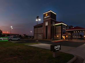 La Quinta Inn & Suites by Wyndham Midland North
