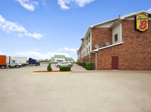 Super 8 by Wyndham Bowling Green